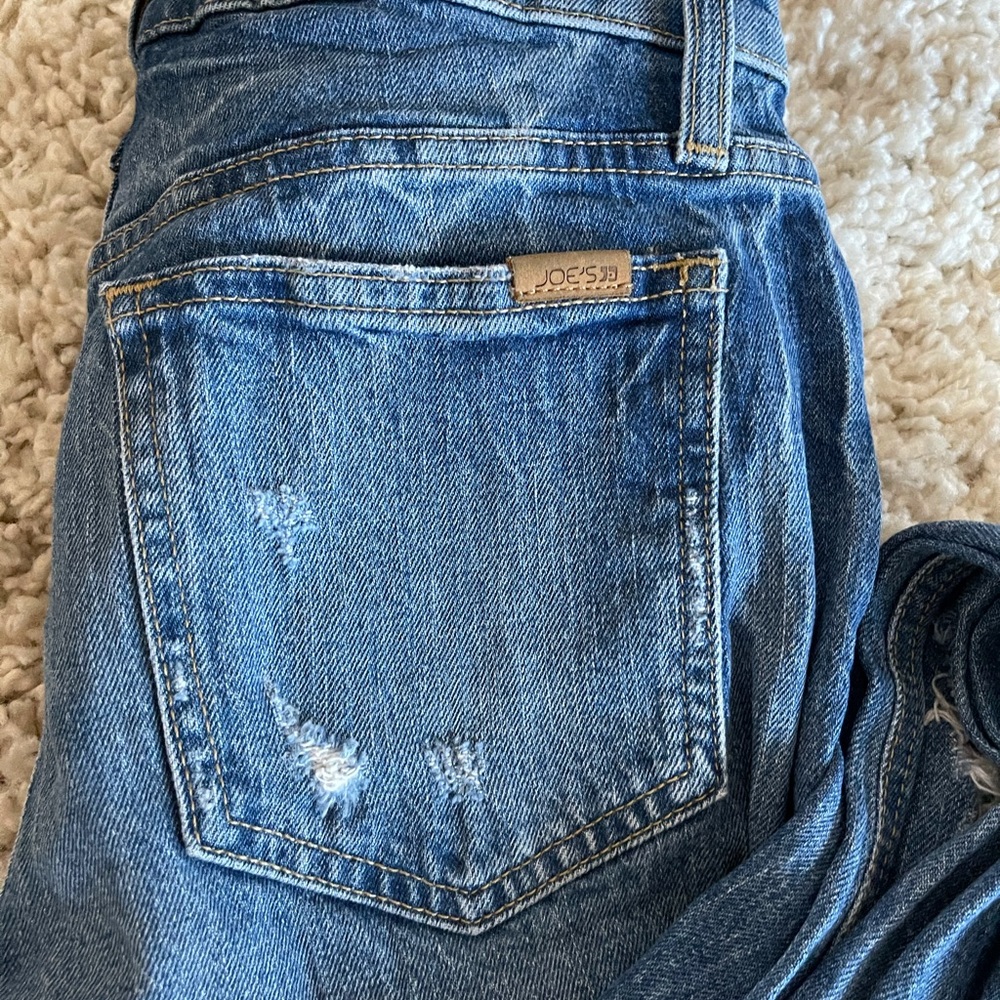 Distressed Joe’s Jeans - Picture 4 of 10